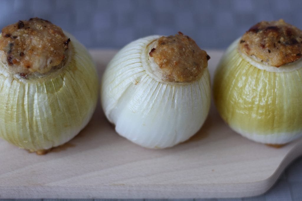Stuffed onions with minced chicken